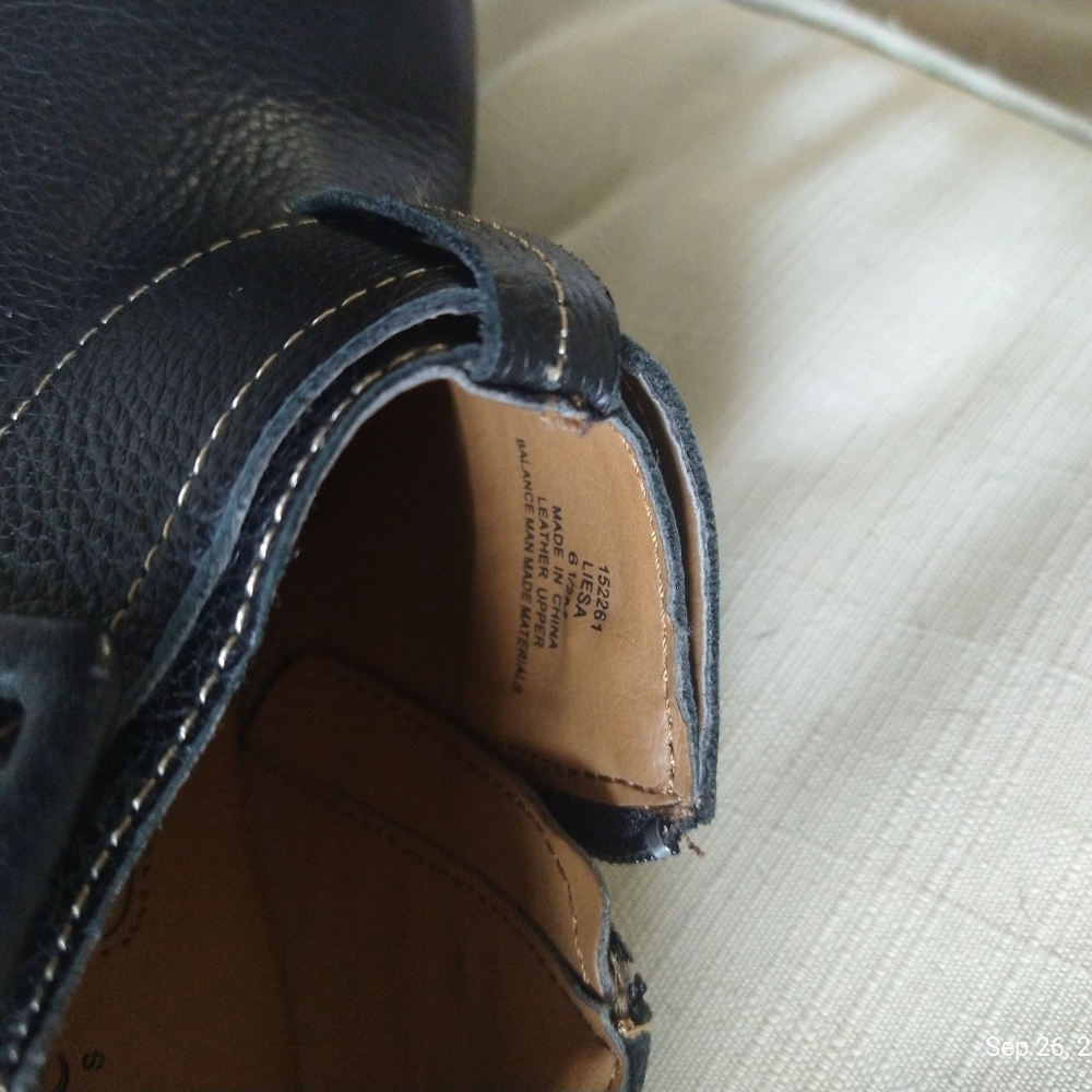 Shoe - Picture 3 of 6